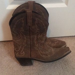 Cowboy boots size 8 1/2